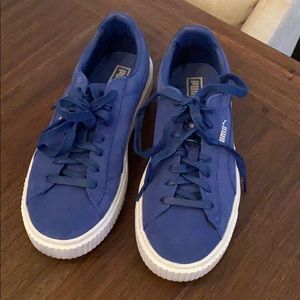 Women Puma Suede Sneakers